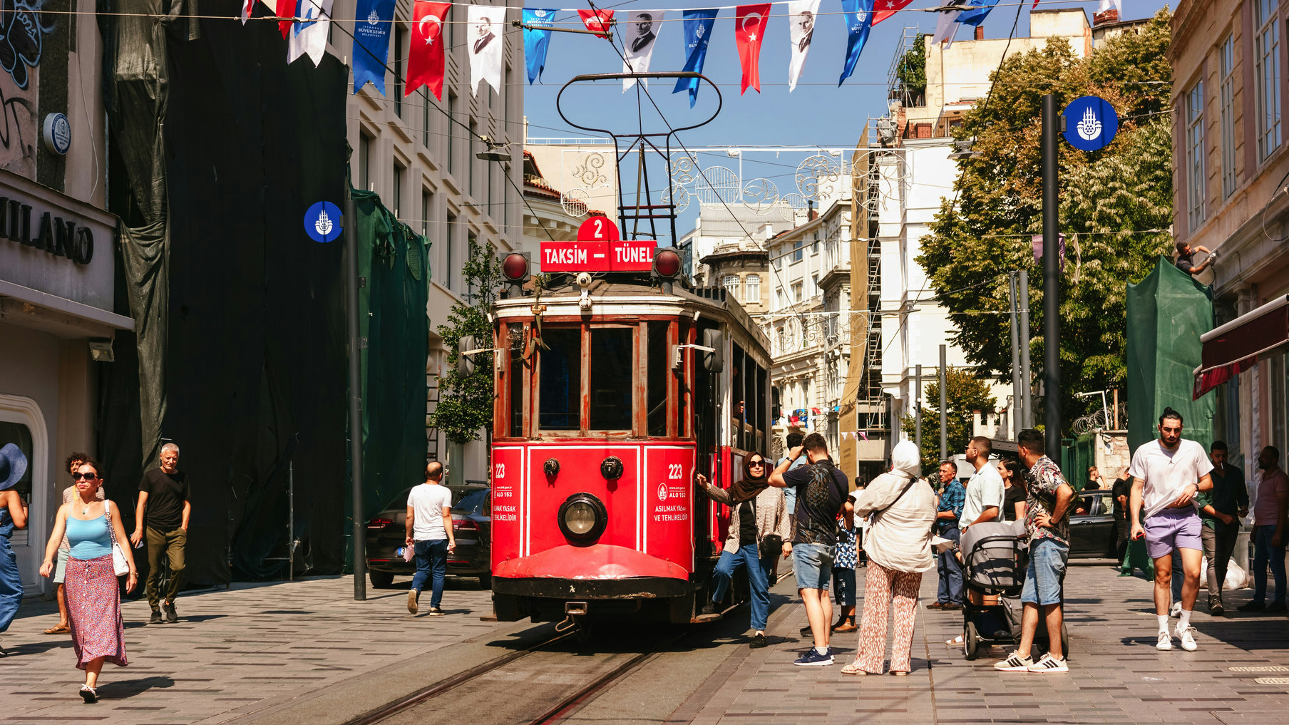 Learn how to apply for a Türkiye visa. Step-by-step Türkiye visa application process guide for e-Visa, work, study, and tourist visa requirements.