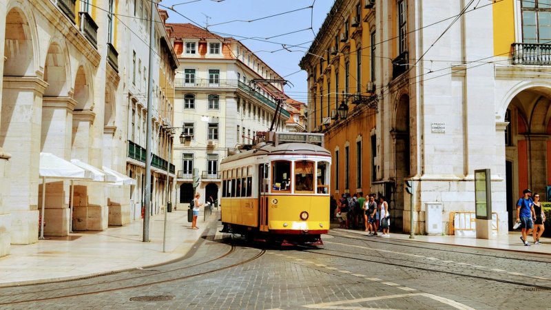 Discover how to live and work remotely in Europe with an EU digital nomad visa—eligibility, benefits, and top countries in 2025.