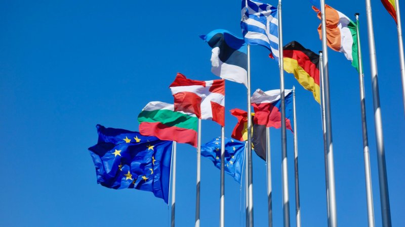 EU EES launches Oct 12, 2025: Non-EU travelers must provide biometrics for faster, secure Schengen border entry.