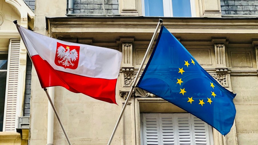Poland Schengen visa 2025 guide: requirements, documents, application steps & tips to secure your visa for travel, business, or study.