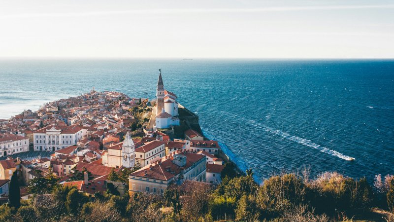 Schengen Slovenia visa application guide 2025: requirements, documents, tips & how to avoid rejection for a smooth approval.