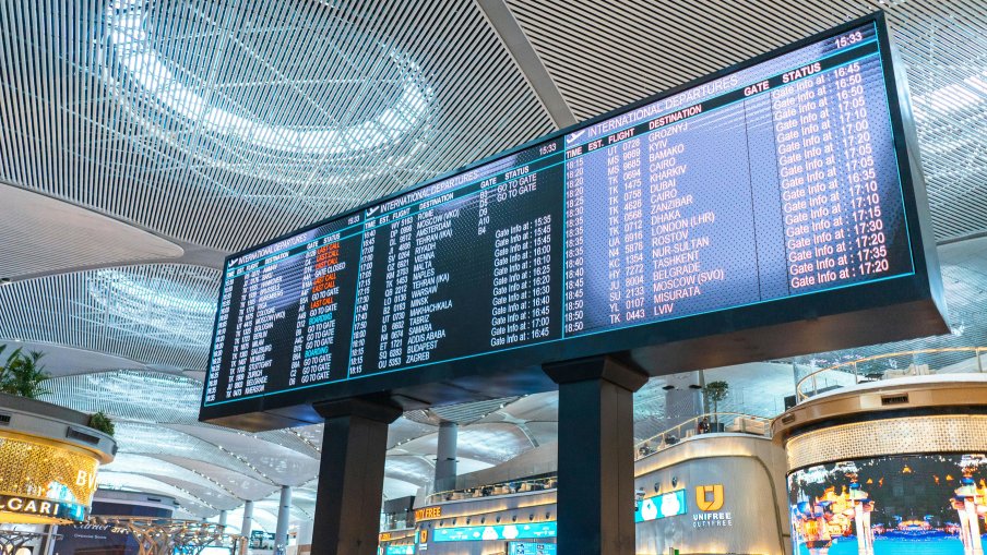 UAE Schengen visa delays are disrupting summer travel—discover faster alternatives with easy or visa-free options from the UAE.