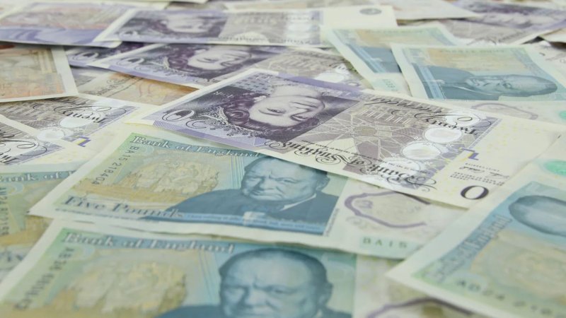 UK minimum wage rises in 2025 and tougher visa rules could impact immigrant workers and job seekers. Learn what’s changing.