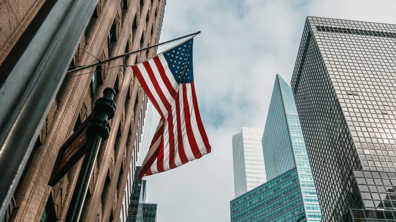 Complete US visa guide: types, application steps, fees, processing times, refusals, appeals & tips for success.