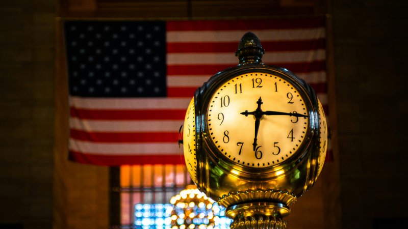 Learn average US visa processing times for tourist, student, work & immigrant visas, plus tips to avoid delays