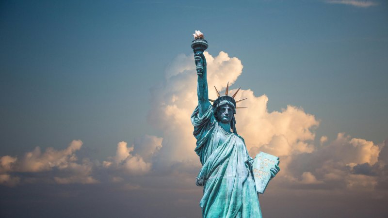 Learn average US visa processing times for tourist, student, work & immigrant visas, plus tips to avoid delays